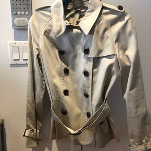 Short Burberry Trench US Size 8